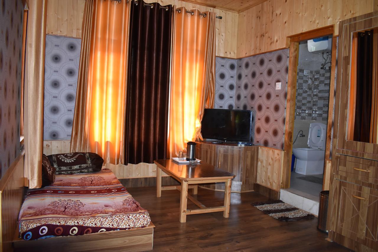 White House Kasol Hotell Exteriör bild